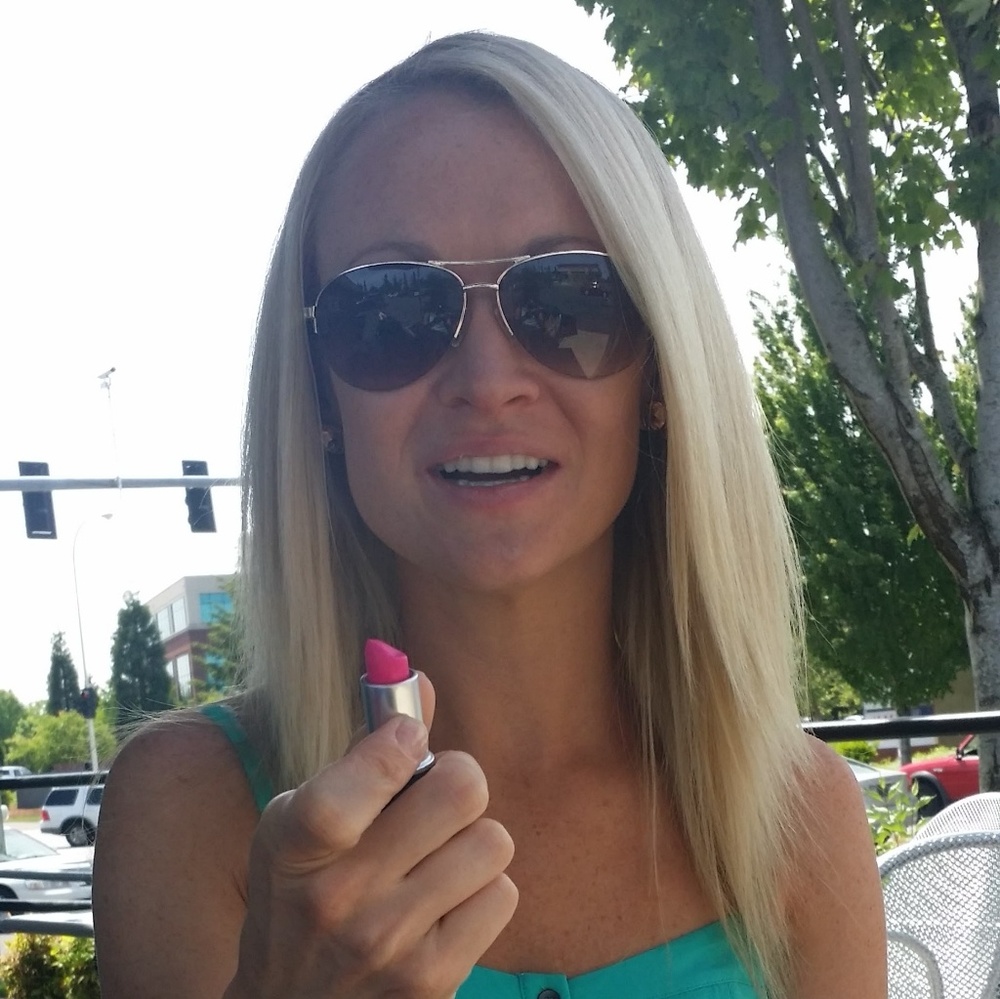 Meet your Posher, Jillian